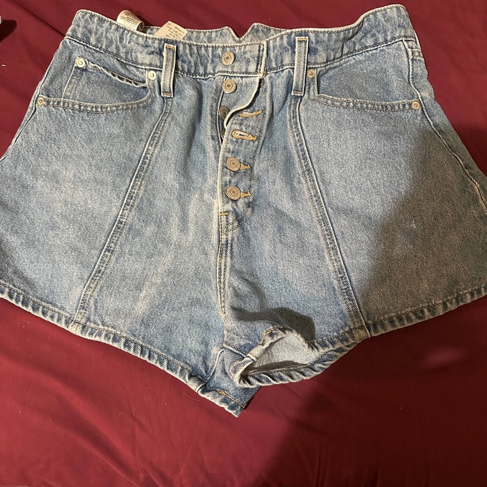 Women’s Levi shorts